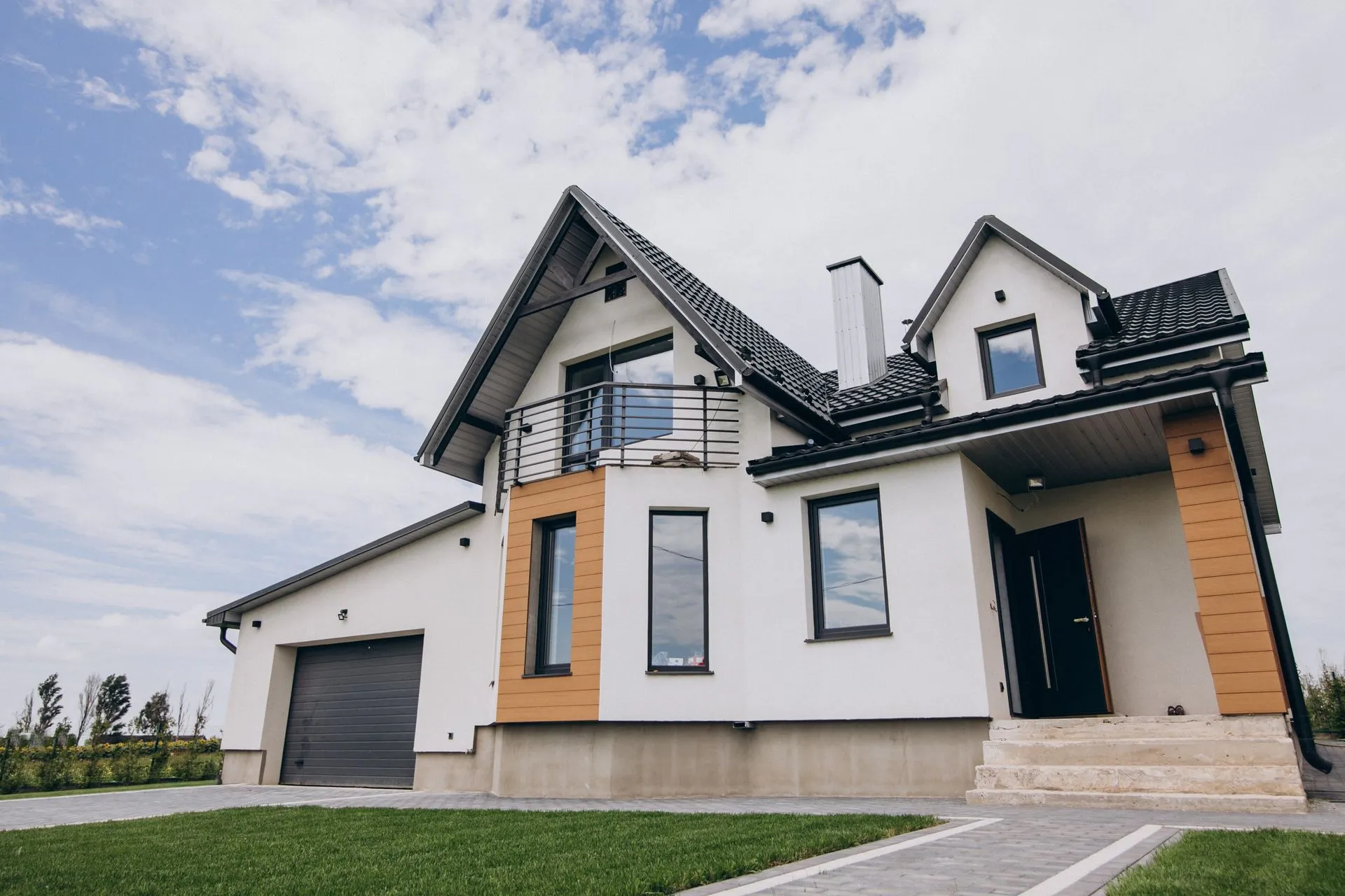 how much does It cost to paint a house